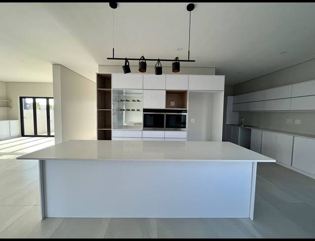 4 BEDROOM HOUSE FOR SALE IN SANDOWN